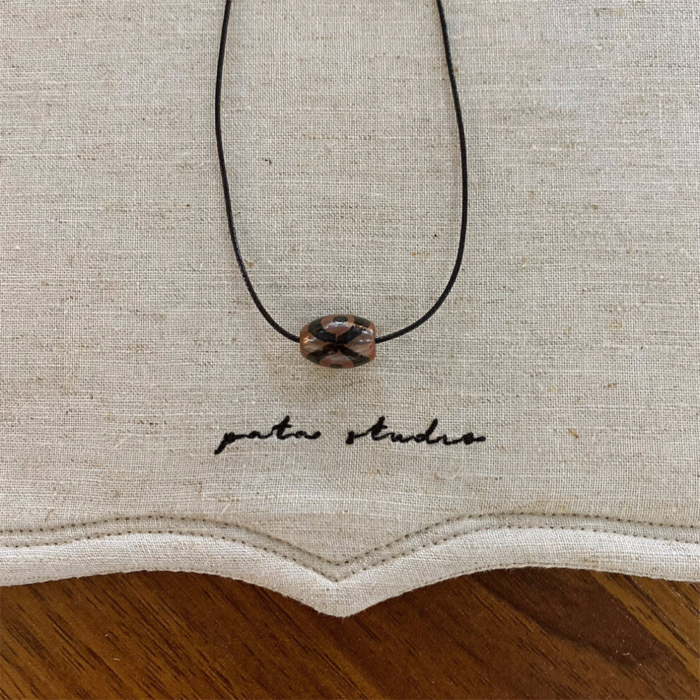 (Black coffee pattern stone black rope necklace) New black pearl beaded bow necklace fashionable niche design clavicle chain versatile necklace