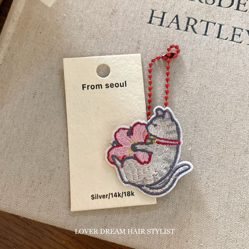 (Sakura cat red bead necklace) New colorful bow bear rabbit princess keychain sweet and cute bead chain bag pendant for women