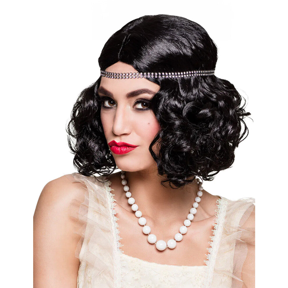 Women's short necklace with white pearls