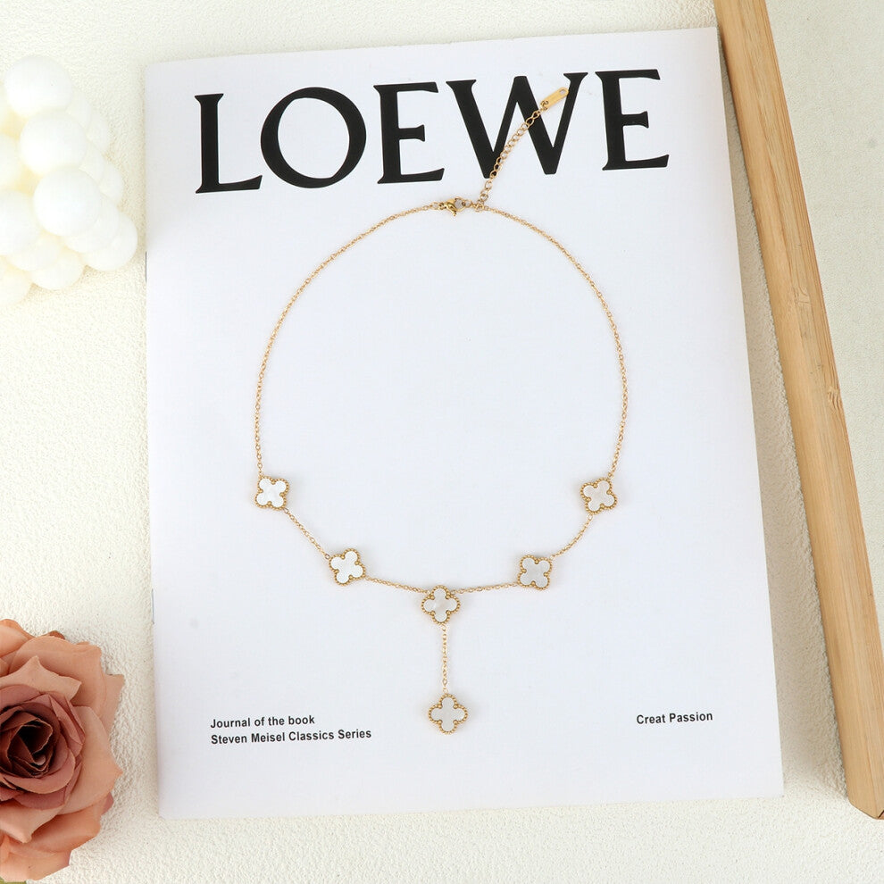 (White collarbone pendant) 18K gold-plated stainless steel collarbone necklace, geometric pendant necklace, light luxury collarbone chain