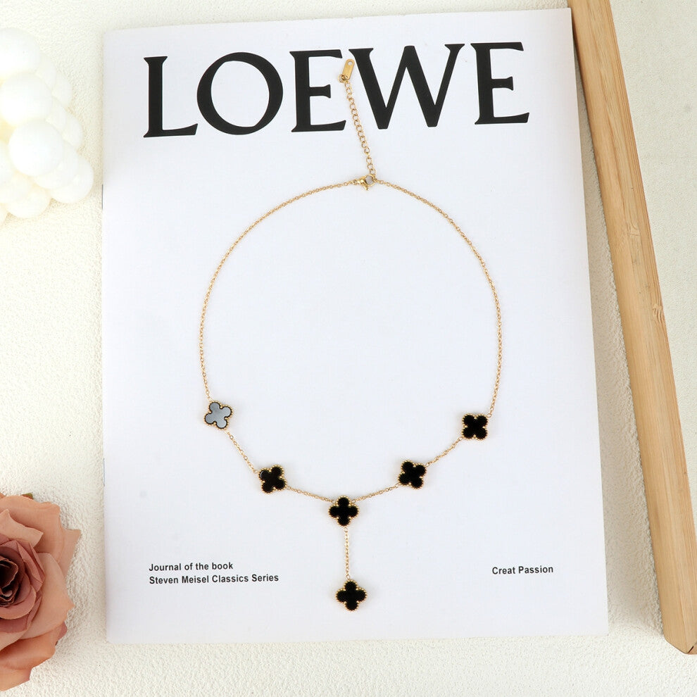 (Black collarbone pendant) 18K gold-plated stainless steel collarbone necklace, geometric pendant necklace, light luxury collarbone chain