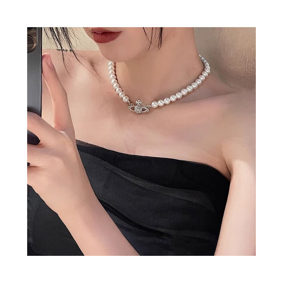 (MY30241) Ins-style pearl necklace, a versatile and niche design for women, exudes a sense of high-end luxury. Collarbone chain, heart-shaped pendant