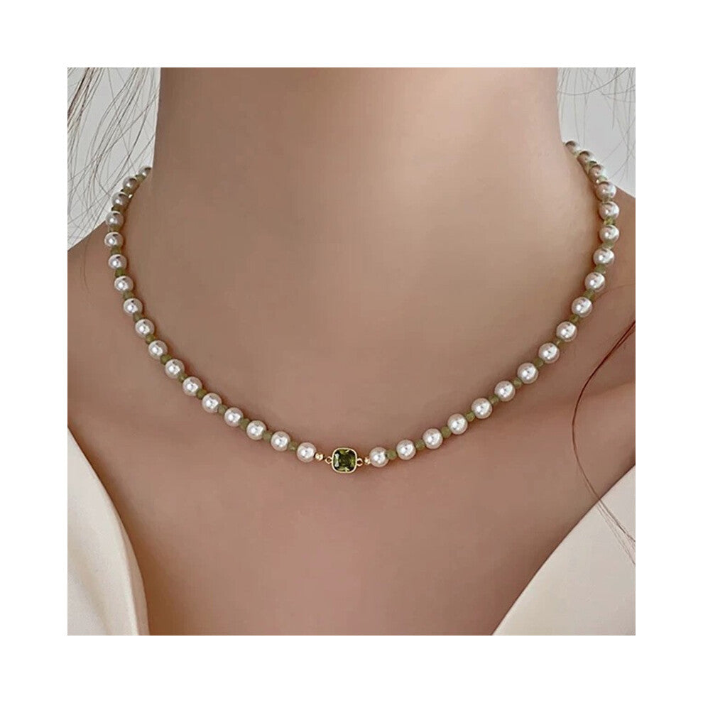 (MY30777) Ins-style pearl necklace, a versatile and niche design for women, exudes a sense of high-end luxury. Collarbone chain, heart-shaped pendant