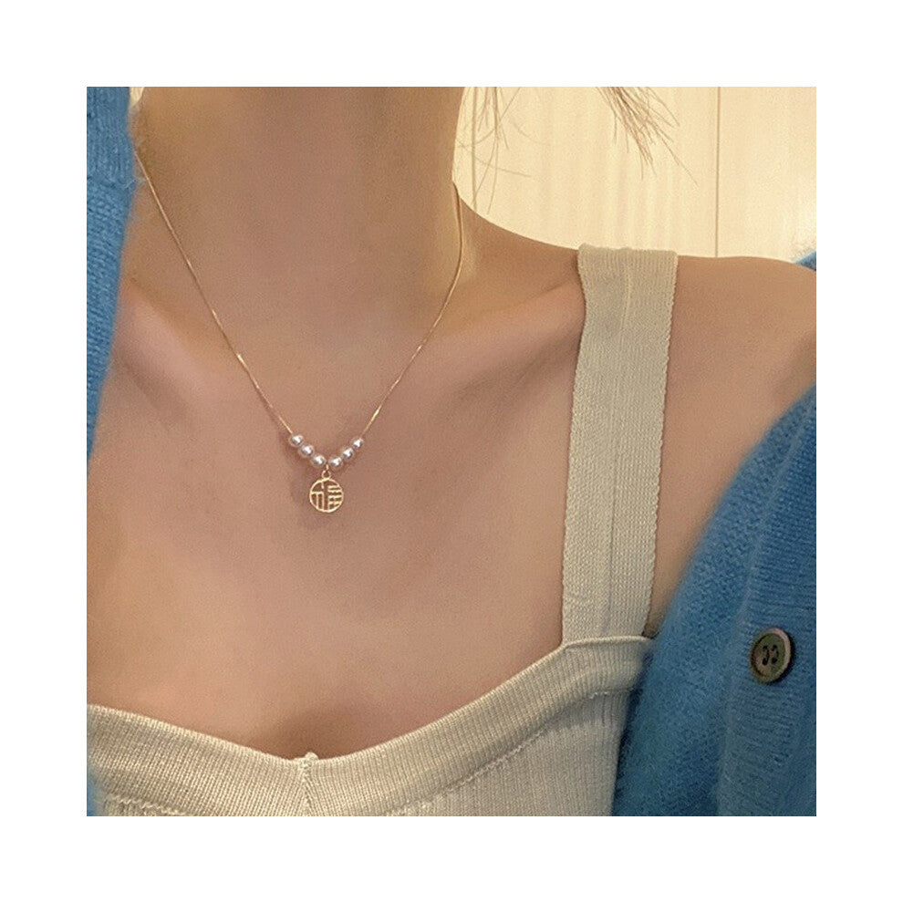 (MY30916) Ins-style pearl necklace, a versatile and niche design for women, exudes a sense of high-end luxury. Collarbone chain, heart-shaped pendant