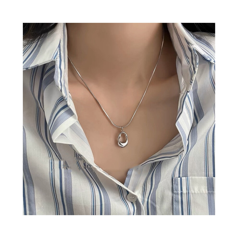 (MY31252) Ins-style pearl necklace, a versatile and niche design for women, exudes a sense of high-end luxury. Collarbone chain, heart-shaped pendant