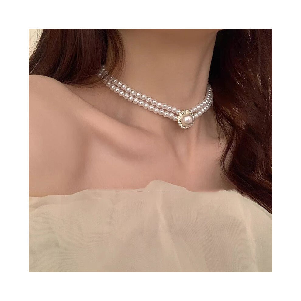 (MY32851) Ins-style pearl necklace, a versatile and niche design for women, exudes a sense of high-end luxury. Collarbone chain, heart-shaped pendant