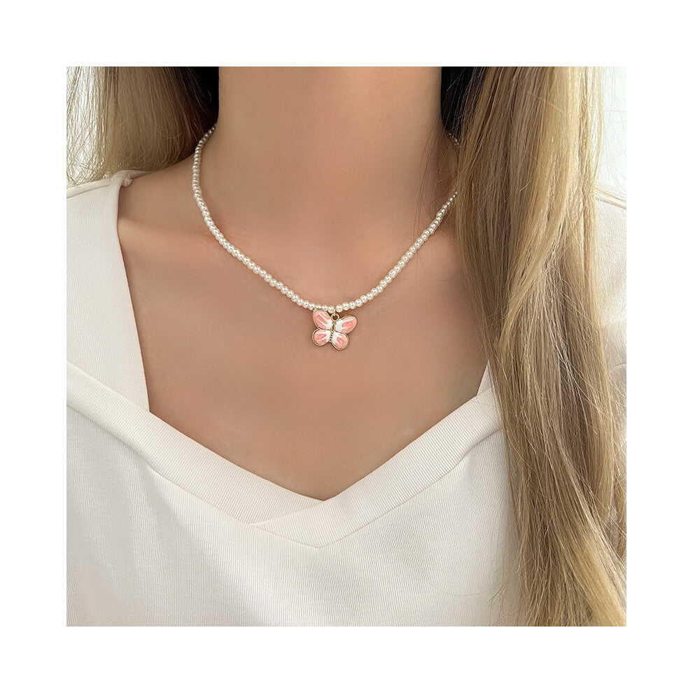 (MY35063) Ins-style pearl necklace, a versatile and niche design for women, exudes a sense of high-end luxury. Collarbone chain, heart-shaped pendant