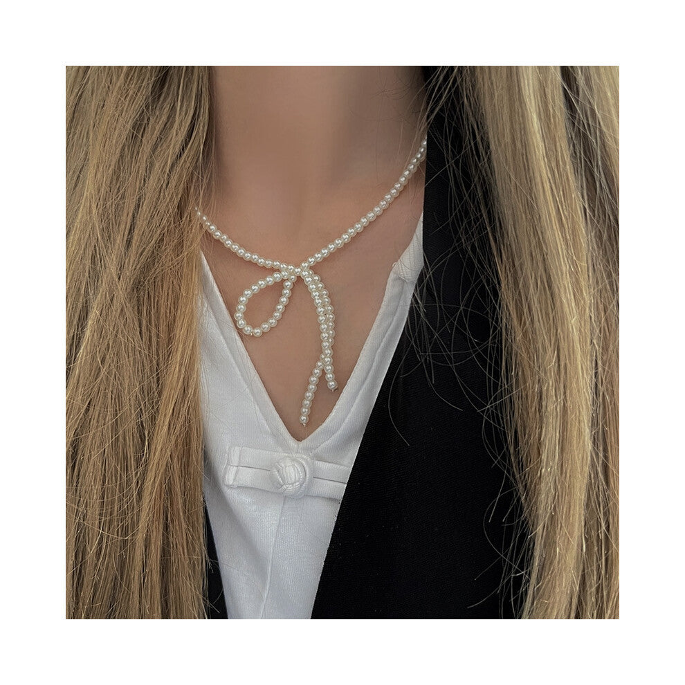 (MY35405) Ins-style pearl necklace, a versatile and niche design for women, exudes a sense of high-end luxury. Collarbone chain, heart-shaped pendant