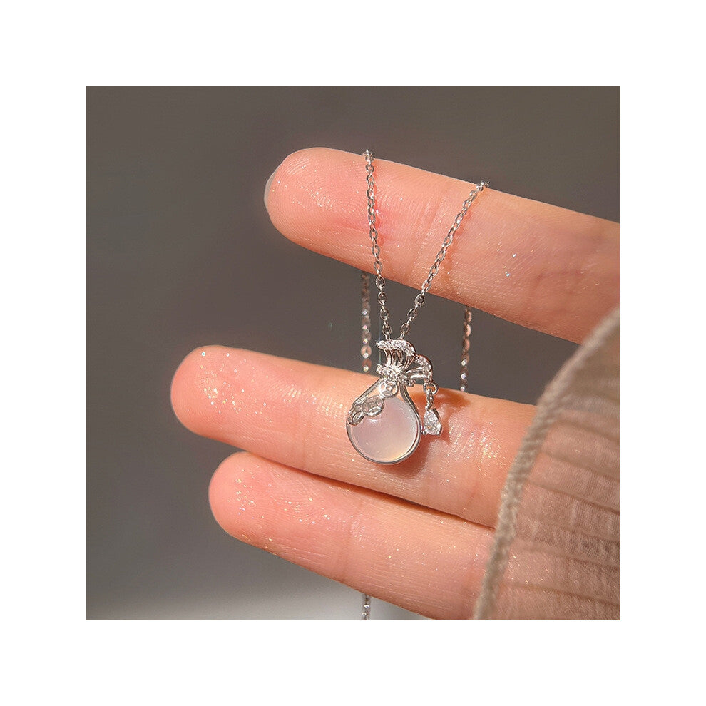 (TXL035) A fashionable and high-end necklace with an ins design for women, sweet and versatile collarbone chain