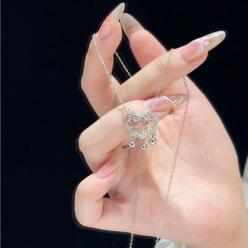 (TXL037) A fashionable and high-end necklace with an ins design for women, sweet and versatile collarbone chain