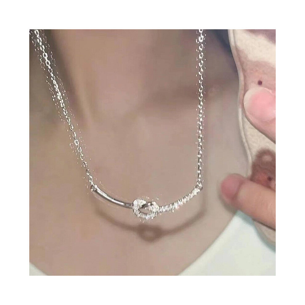 (TXL116) A fashionable and high-end necklace with an ins design for women, sweet and versatile collarbone chain