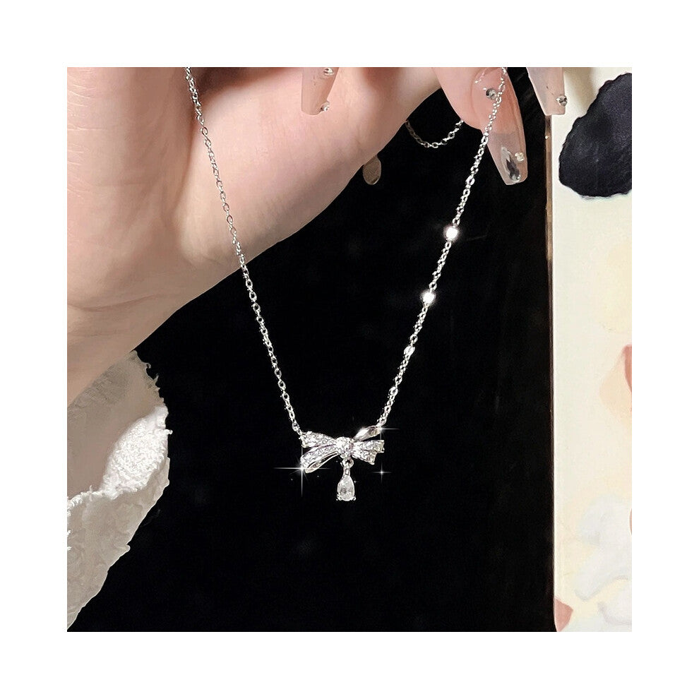 (TXL328) A fashionable and high-end necklace with an ins design for women, sweet and versatile collarbone chain
