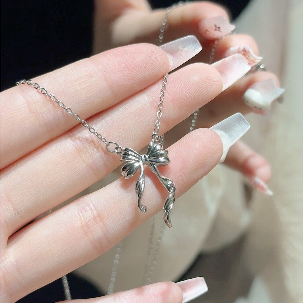 (TXL415) A fashionable and high-end necklace with an ins design for women, sweet and versatile collarbone chain