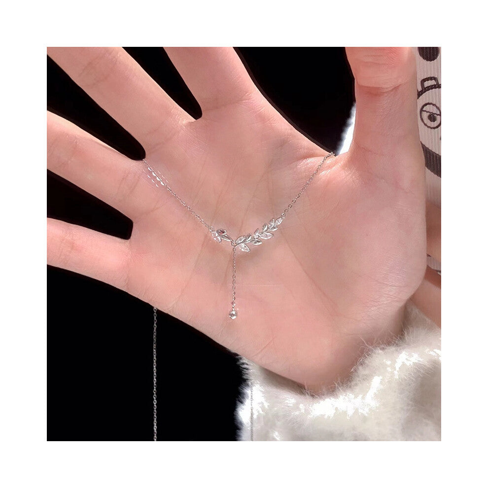 (TXL475) A fashionable and high-end necklace with an ins design for women, sweet and versatile collarbone chain