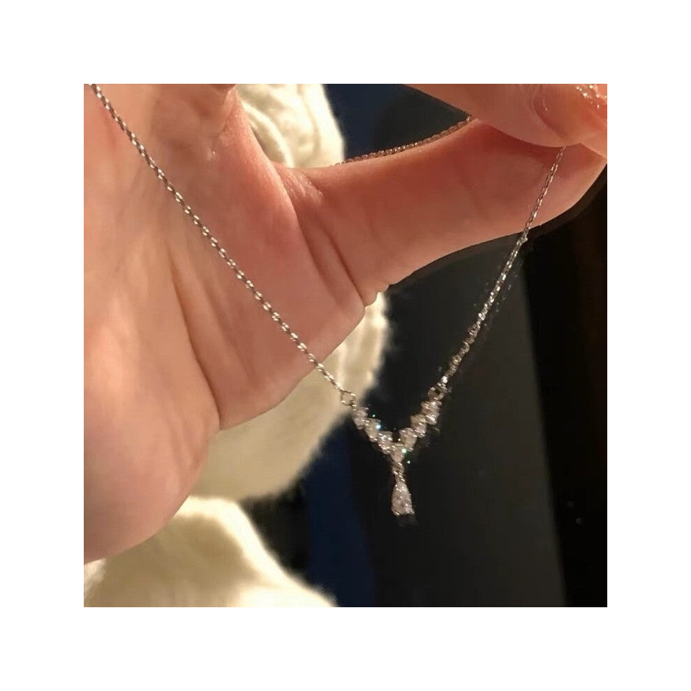 (TXL479) A fashionable and high-end necklace with an ins design for women, sweet and versatile collarbone chain