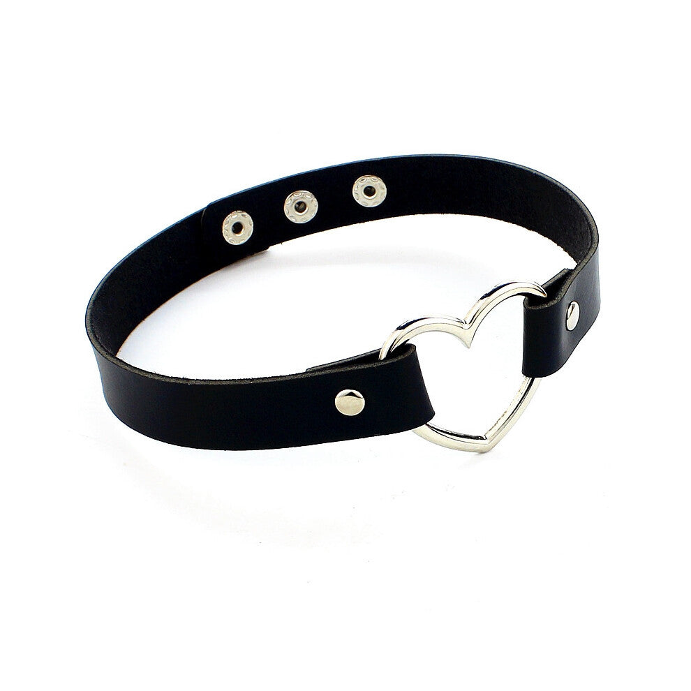 (Three buttons + black) Black PU leather peach heart heart-shaped necklace, women's neck strap, collarbone necklace, short style