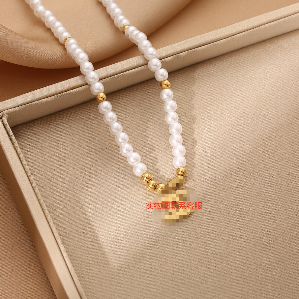 (Q) A full-body titanium steel necklace, a fashionable and personalized 18K gold electroplated collarbone chain accessory for women