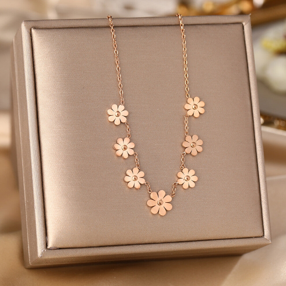 (HH) A full-body titanium steel necklace, a fashionable and personalized 18K gold electroplated collarbone chain accessory for women