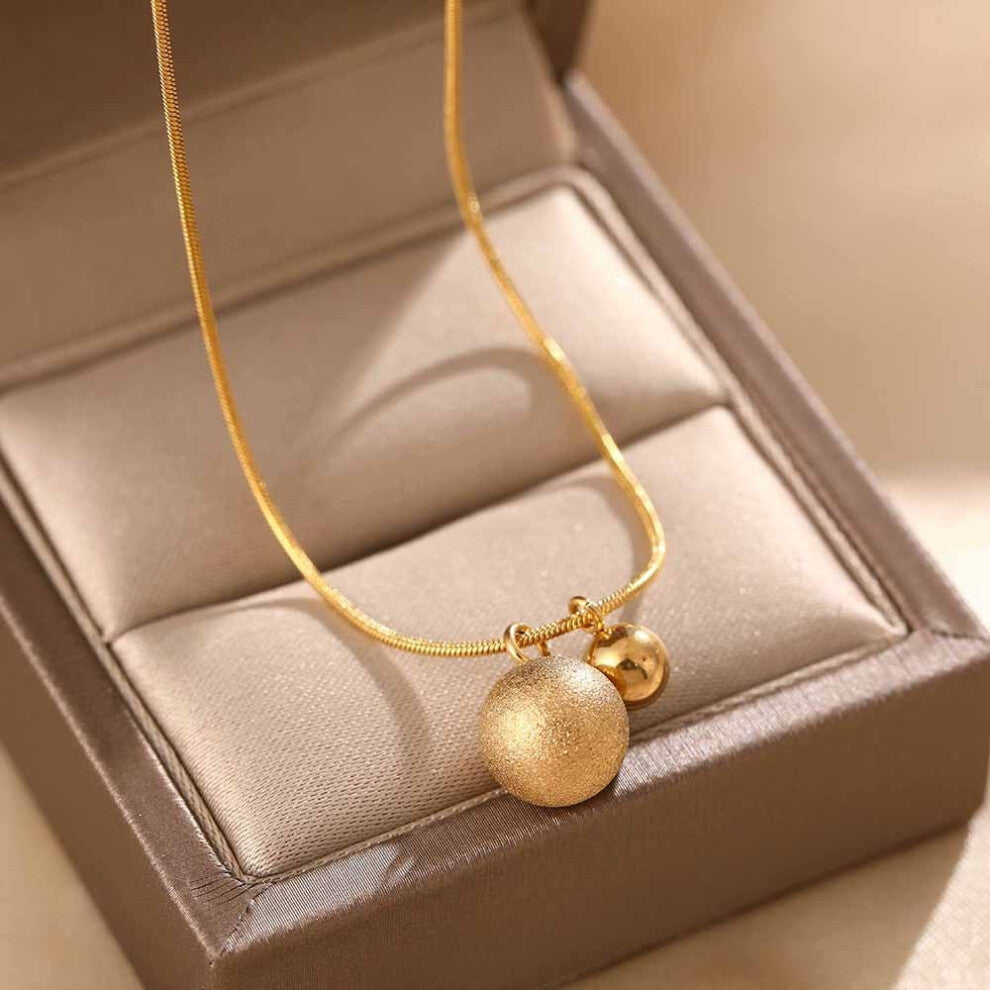 (NN) A full-body titanium steel necklace, a fashionable and personalized 18K gold electroplated collarbone chain accessory for women