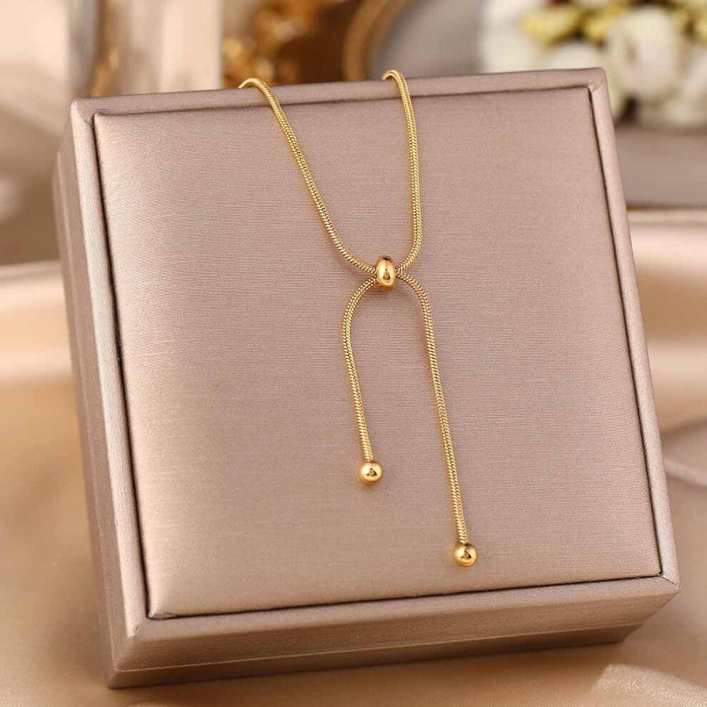 (RR) A full-body titanium steel necklace, a fashionable and personalized 18K gold electroplated collarbone chain accessory for women