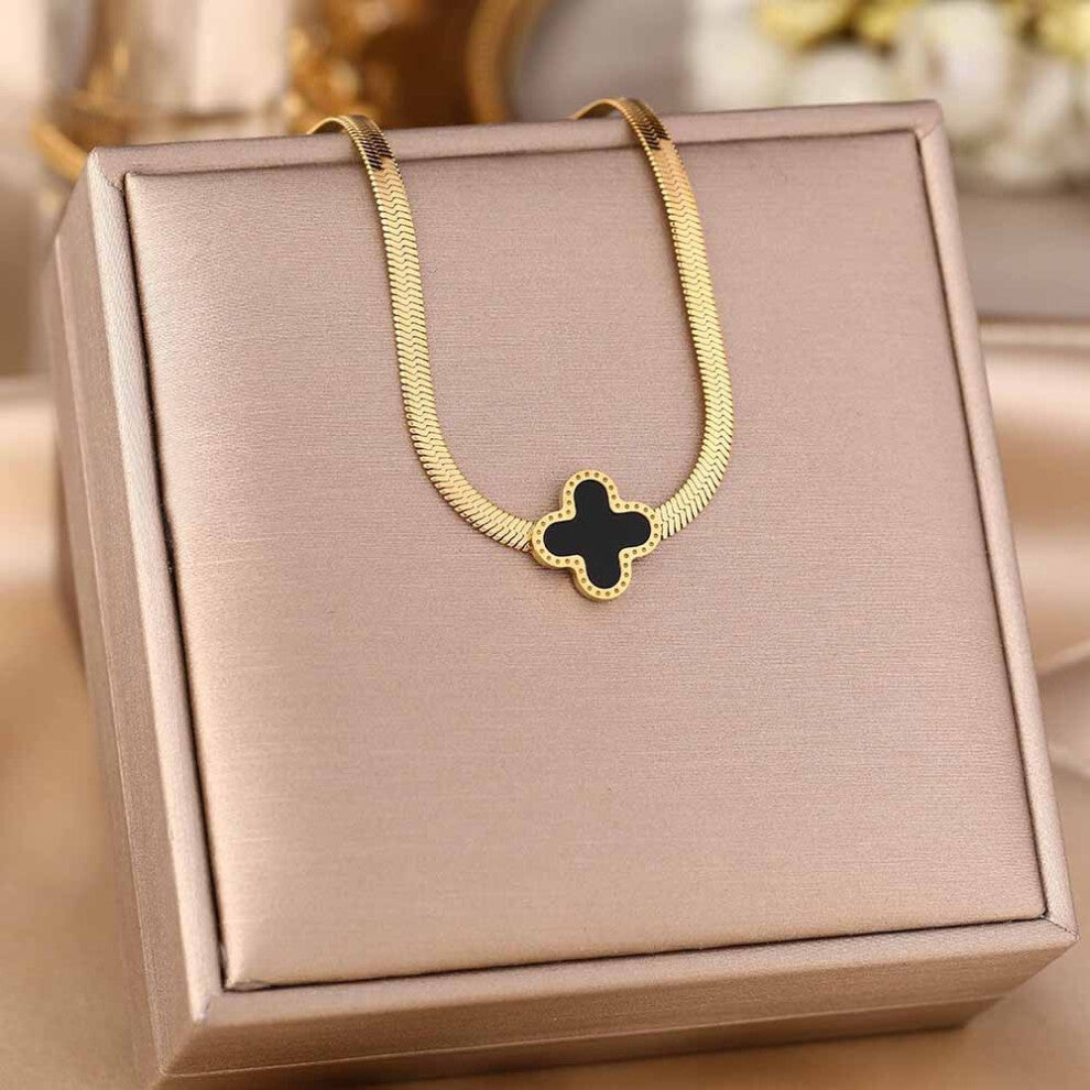 (ZZ) A full-body titanium steel necklace, a fashionable and personalized 18K gold electroplated collarbone chain accessory for women