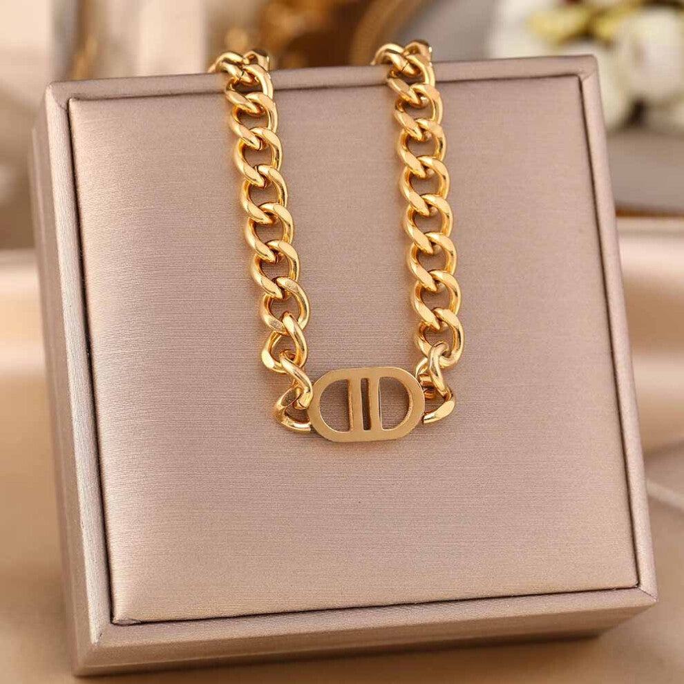 (BBB) A full-body titanium steel necklace, a fashionable and personalized 18K gold electroplated collarbone chain accessory for women