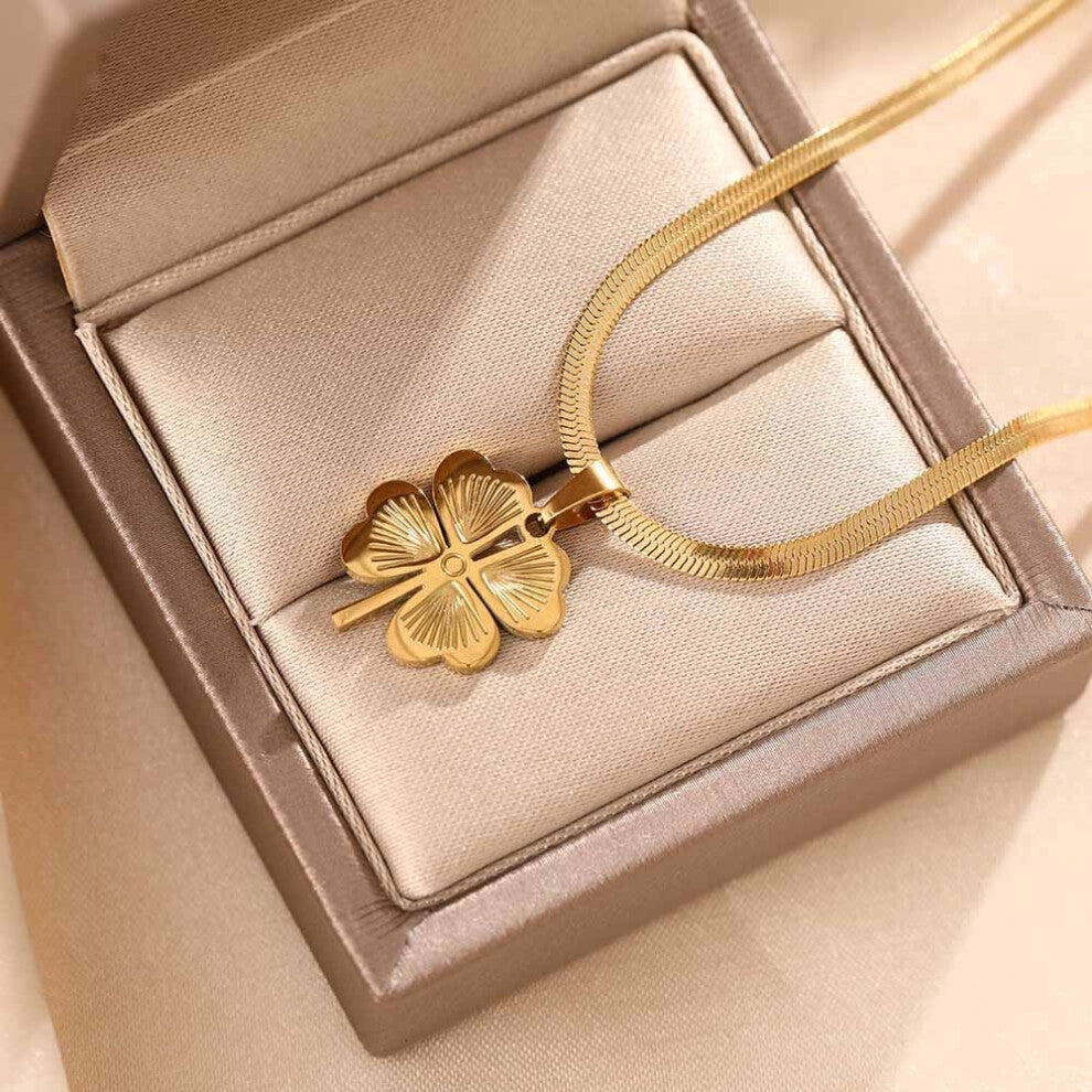 (JJJ) A full-body titanium steel necklace, a fashionable and personalized 18K gold electroplated collarbone chain accessory for women