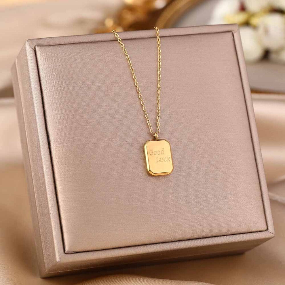 (WWW) A full-body titanium steel necklace, a fashionable and personalized 18K gold electroplated collarbone chain accessory for women