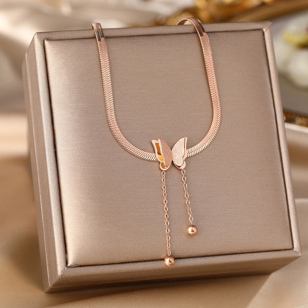 (ZZZ) A full-body titanium steel necklace, a fashionable and personalized 18K gold electroplated collarbone chain accessory for women