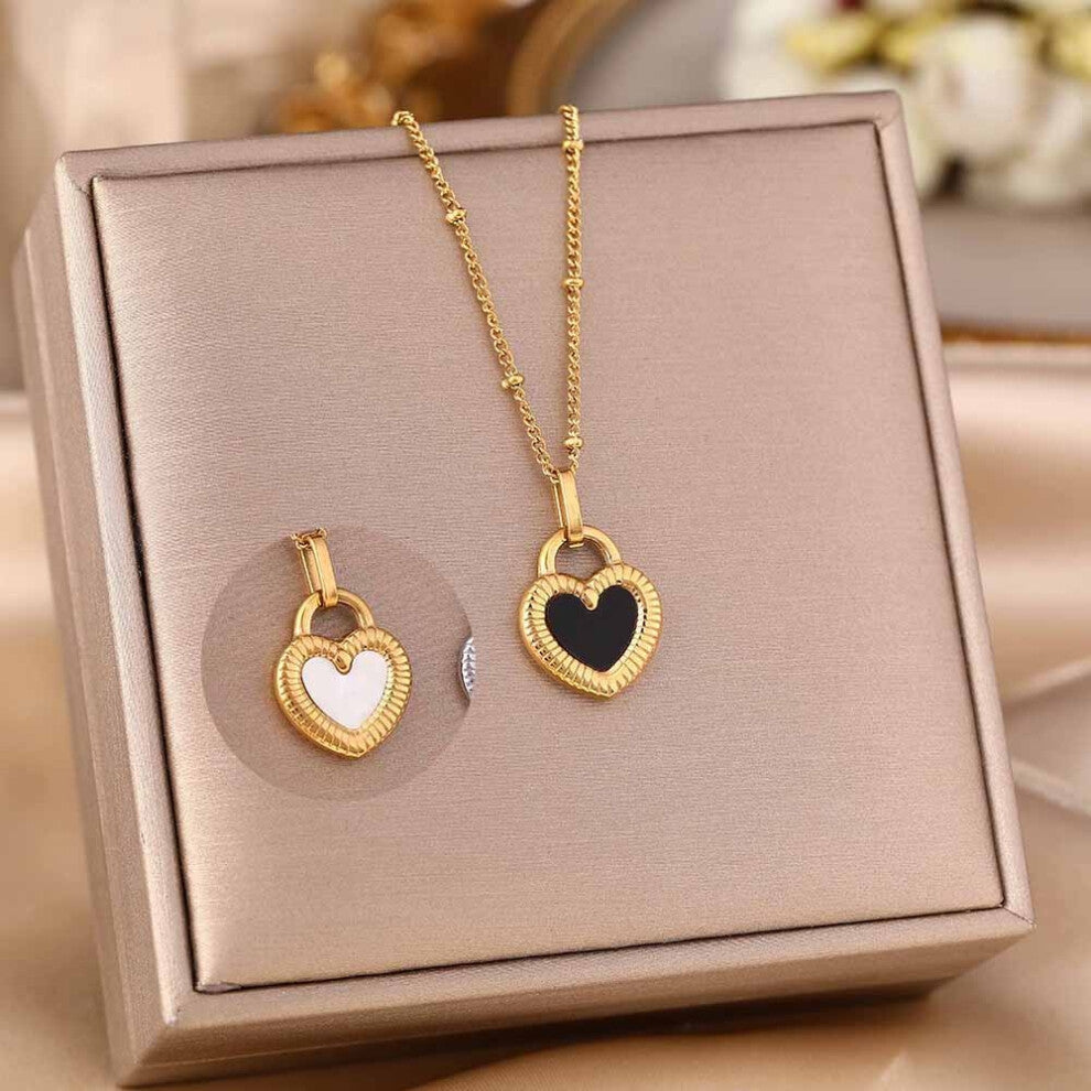 (CCCC) A full-body titanium steel necklace, a fashionable and personalized 18K gold electroplated collarbone chain accessory for women