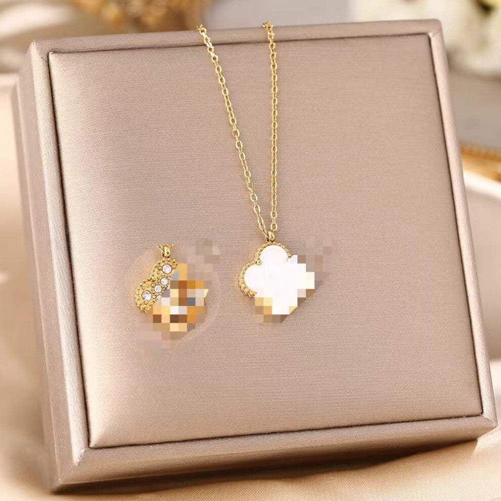 (FFFF) A full-body titanium steel necklace, a fashionable and personalized 18K gold electroplated collarbone chain accessory for women