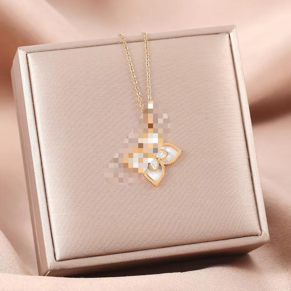 (NNNN) A full-body titanium steel necklace, a fashionable and personalized 18K gold electroplated collarbone chain accessory for women