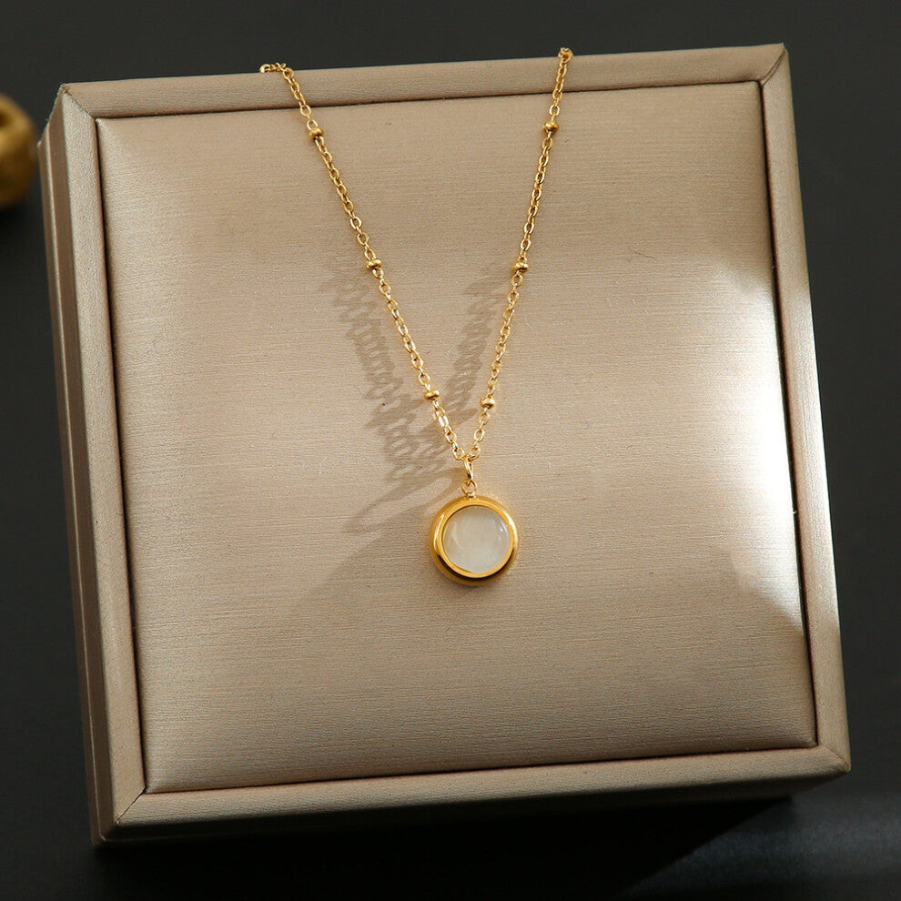 (RRRR) A full-body titanium steel necklace, a fashionable and personalized 18K gold electroplated collarbone chain accessory for women