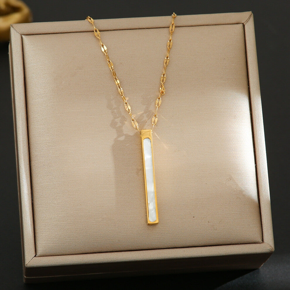 (XXXX) A full-body titanium steel necklace, a fashionable and personalized 18K gold electroplated collarbone chain accessory for women