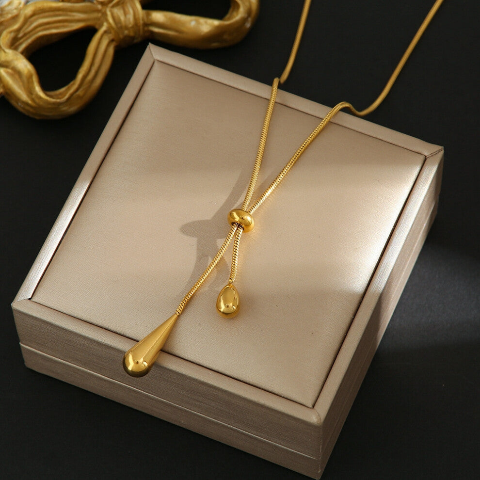 (AG) A full-body titanium steel necklace, a fashionable and personalized 18K gold electroplated collarbone chain accessory for women