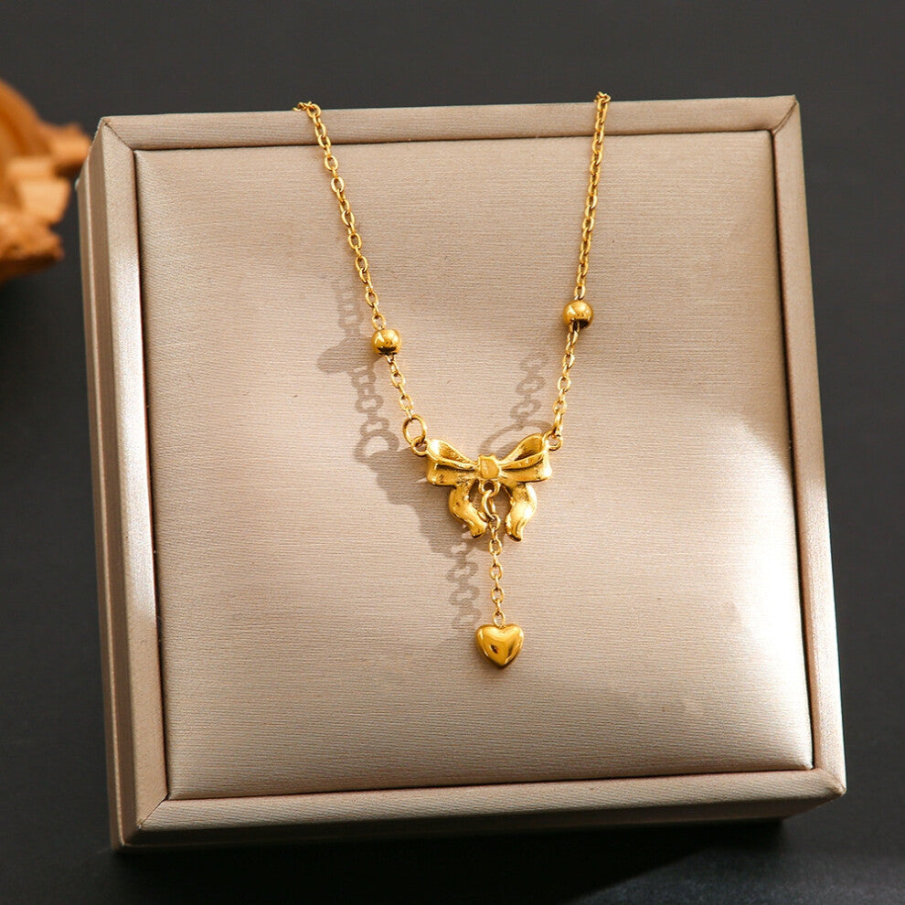 (AQ) A full-body titanium steel necklace, a fashionable and personalized 18K gold electroplated collarbone chain accessory for women