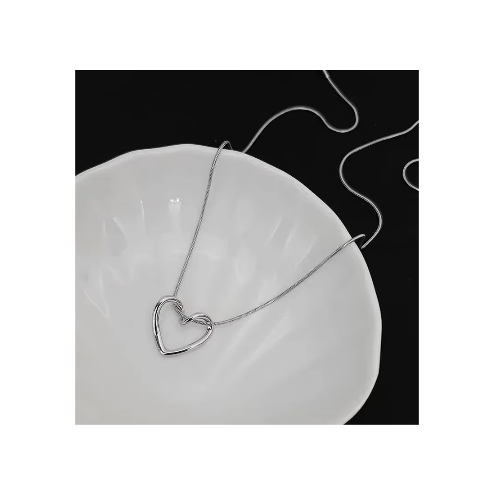 (Silver Love) Popular Necklace For Women Clavicle Chain Choker Fashion Jewelry Accessories Wedding Party Birthday Gift Pendant