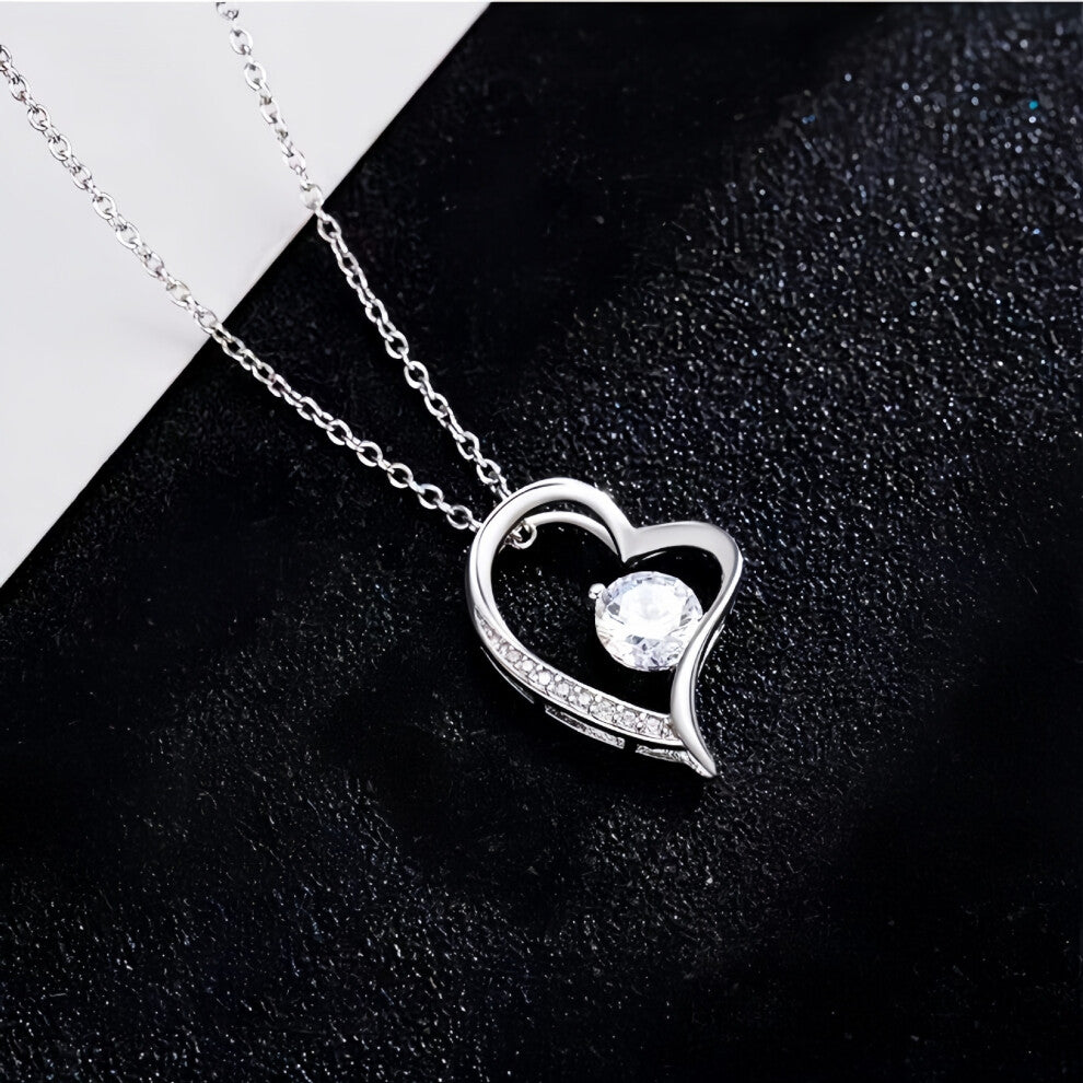 (White gold necklace (copper)) Diamond-encrusted heart-shaped necklace, fashionable heart-shaped collarbone chain