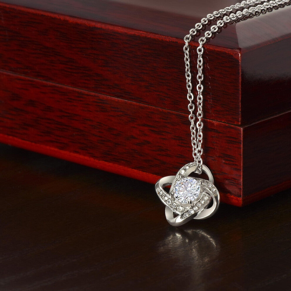 (Four-leaf clover (white gold) copper) Diamond-encrusted heart-shaped necklace, fashionable heart-shaped collarbone chain