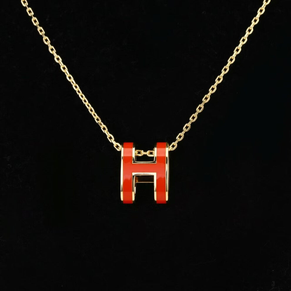 (Red H necklace, Rose gold 18K real gold electroplated) Black Swan titanium steel necklace for women, with a unique and light luxury style. Collarbone