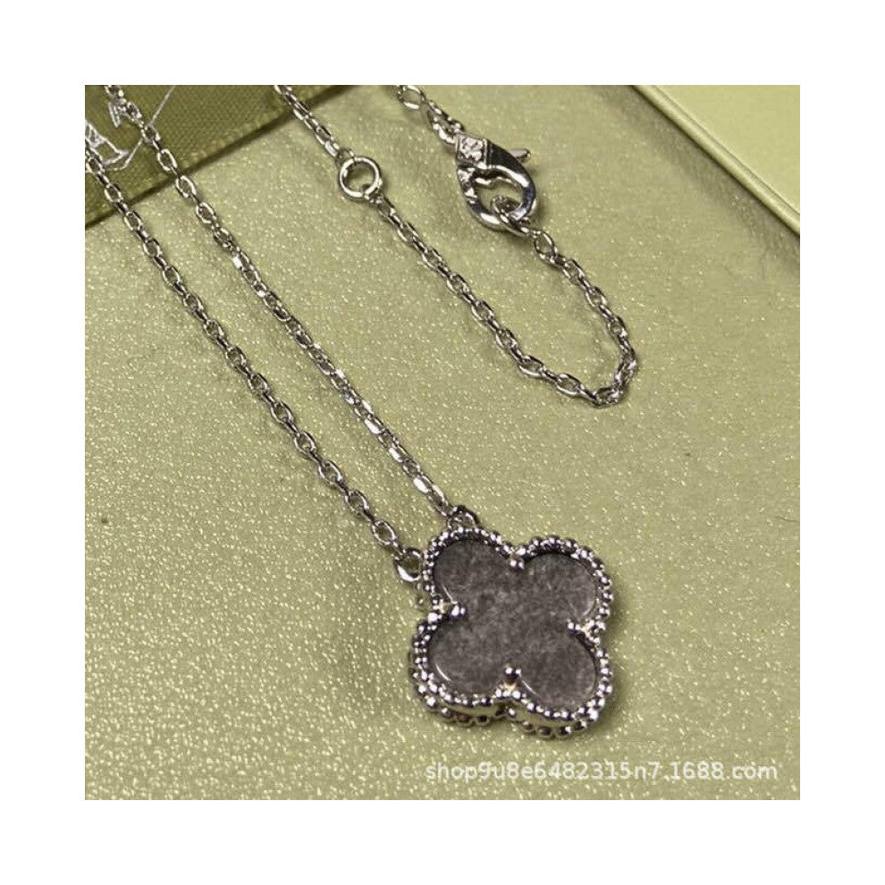 (A white and gold [Silverstone] necklace, CNC buckle version) High version 18k gold pendant, collarbone chain, four-leaf clover necklace, red chalcedo