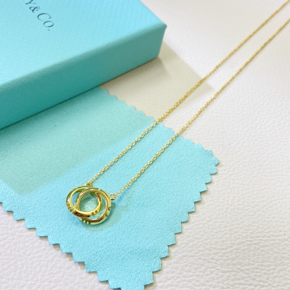 (Golden yellow) A classic female collarbone chain with a polished Roman double-ring necklace