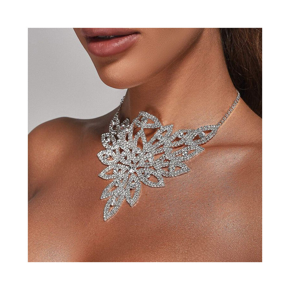 Hot Selling Exaggerated Flashing Rhinestone Flower Clavicle Necklace Gold Women's Accessories