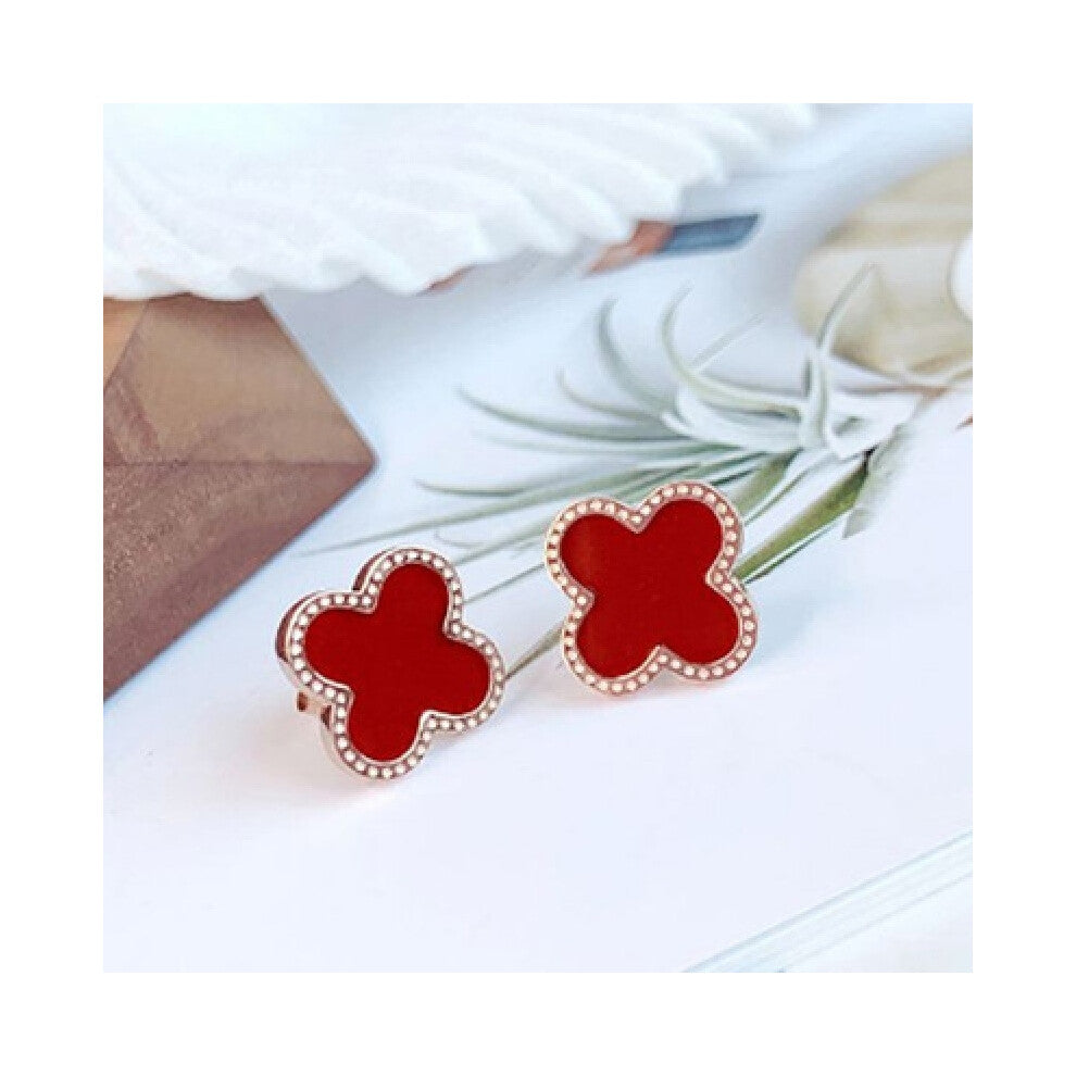 (Rose gold red stud earrings) Titanium steel 18k rose gold four-leaf clover necklace, women often wear double-sided black agate collarbone chain, a po