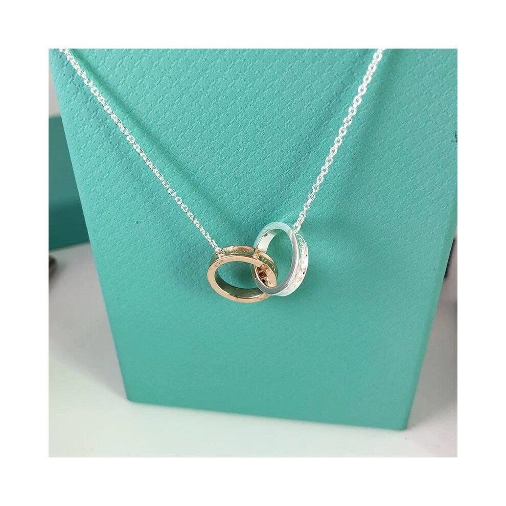 (Rose gold) Double-ring circle necklace for women, simple and classic letter pendant collarbone chain, fashionable and versatile, individual and elega