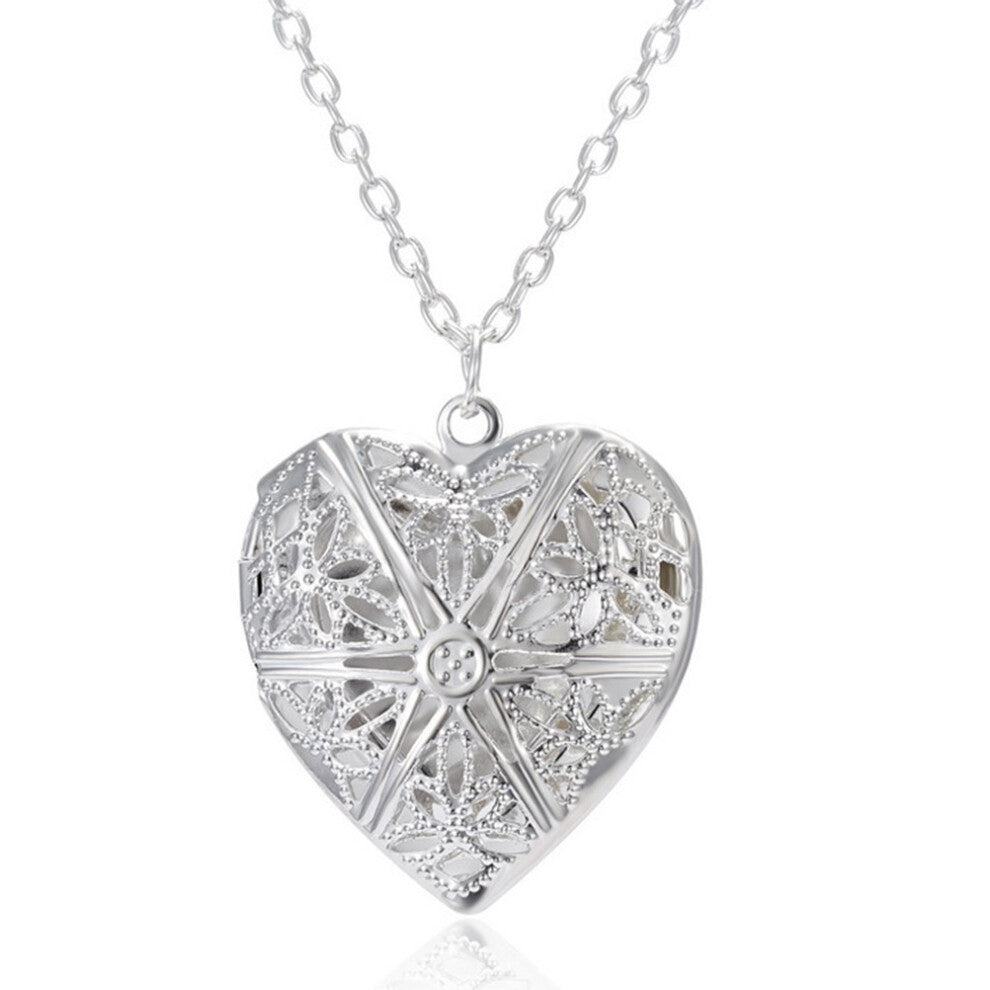 3pcs Carved Alloy Heart Photo Frame Necklace Jewelry