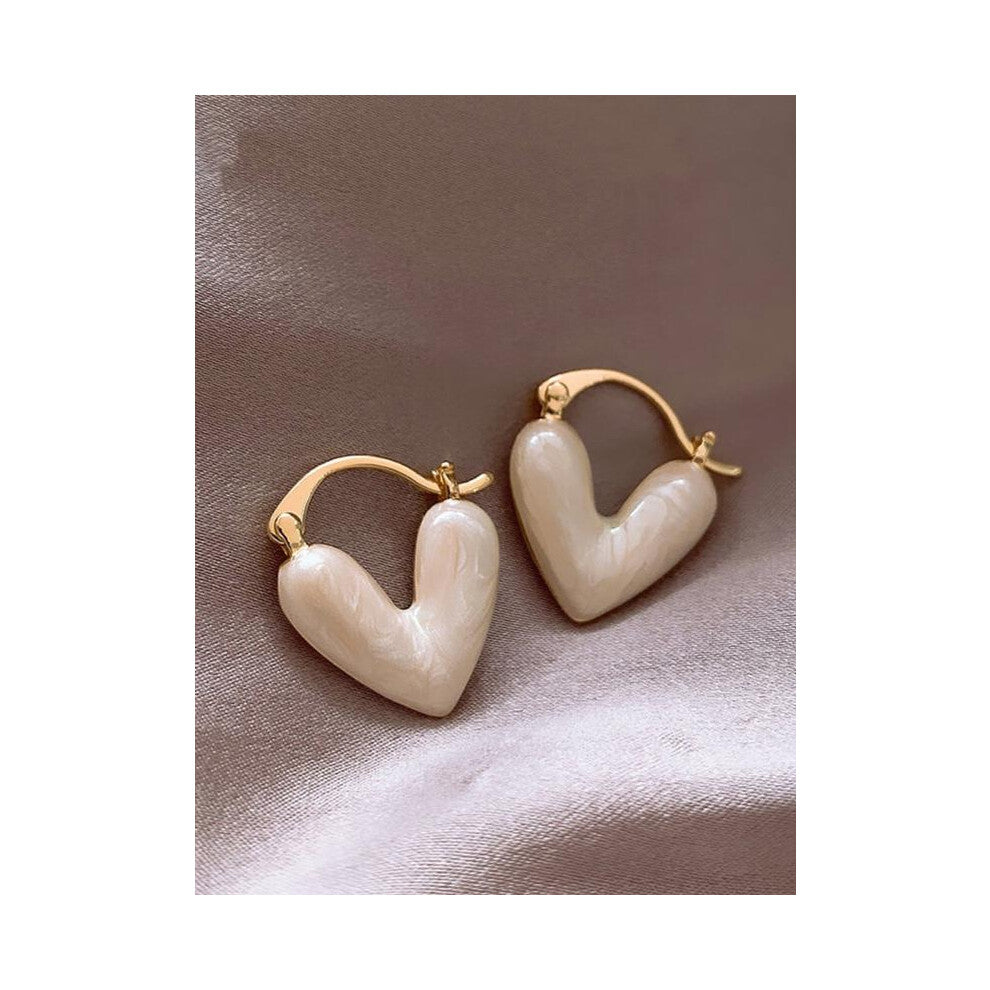(white, Love White) 1 Pair Of Fashionable And Simple Heart-Shaped Earrings, Retro And Elegant Summer Jewelry Suitable For Casual Daily Wear