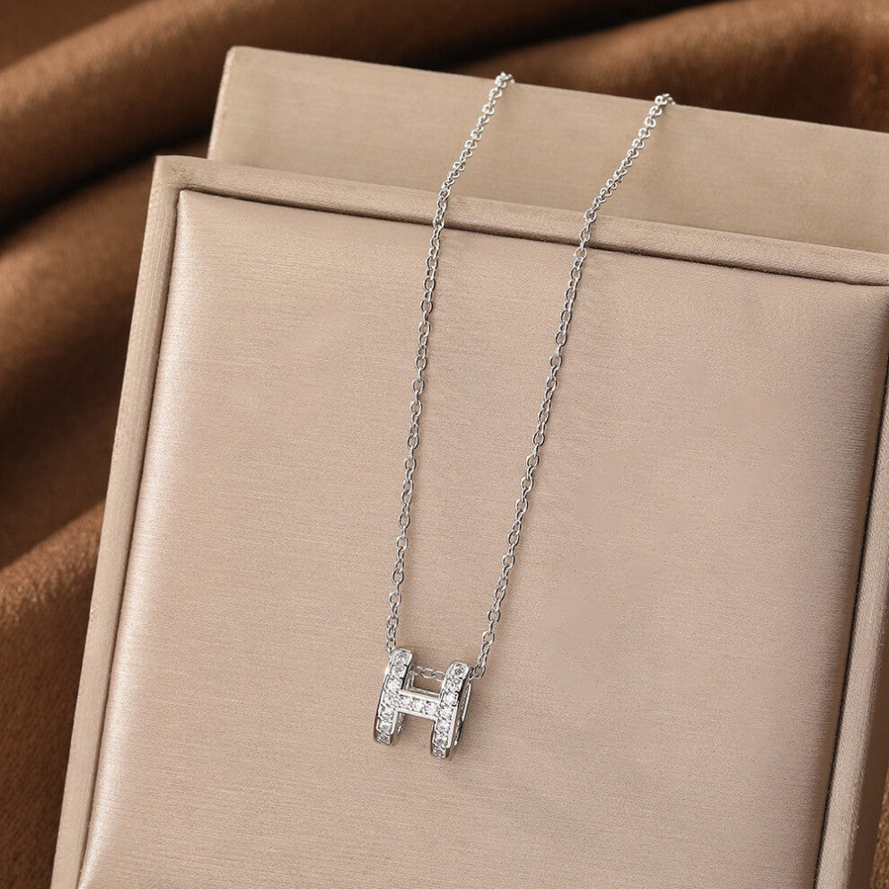 (Style 1) Elegant necklace, women's micro-inlaid zircon swan pendant necklace, niche design, light luxury style collarbone chain