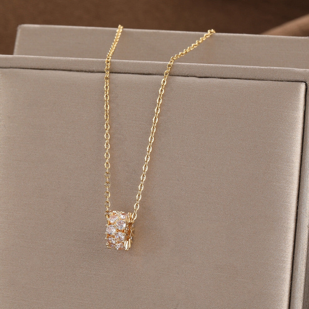 (Style 39) Elegant necklace, women's micro-inlaid zircon swan pendant necklace, niche design, light luxury style collarbone chain