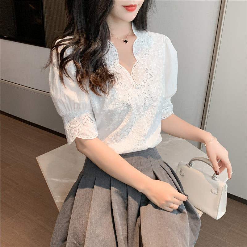 Korean V-neck Casual White Tops Embroidery Lace Spring Femme Shirt Girls Blouse Women Short Sleeve Linen Cotton Plus Size Women Blouses 13102 bubble